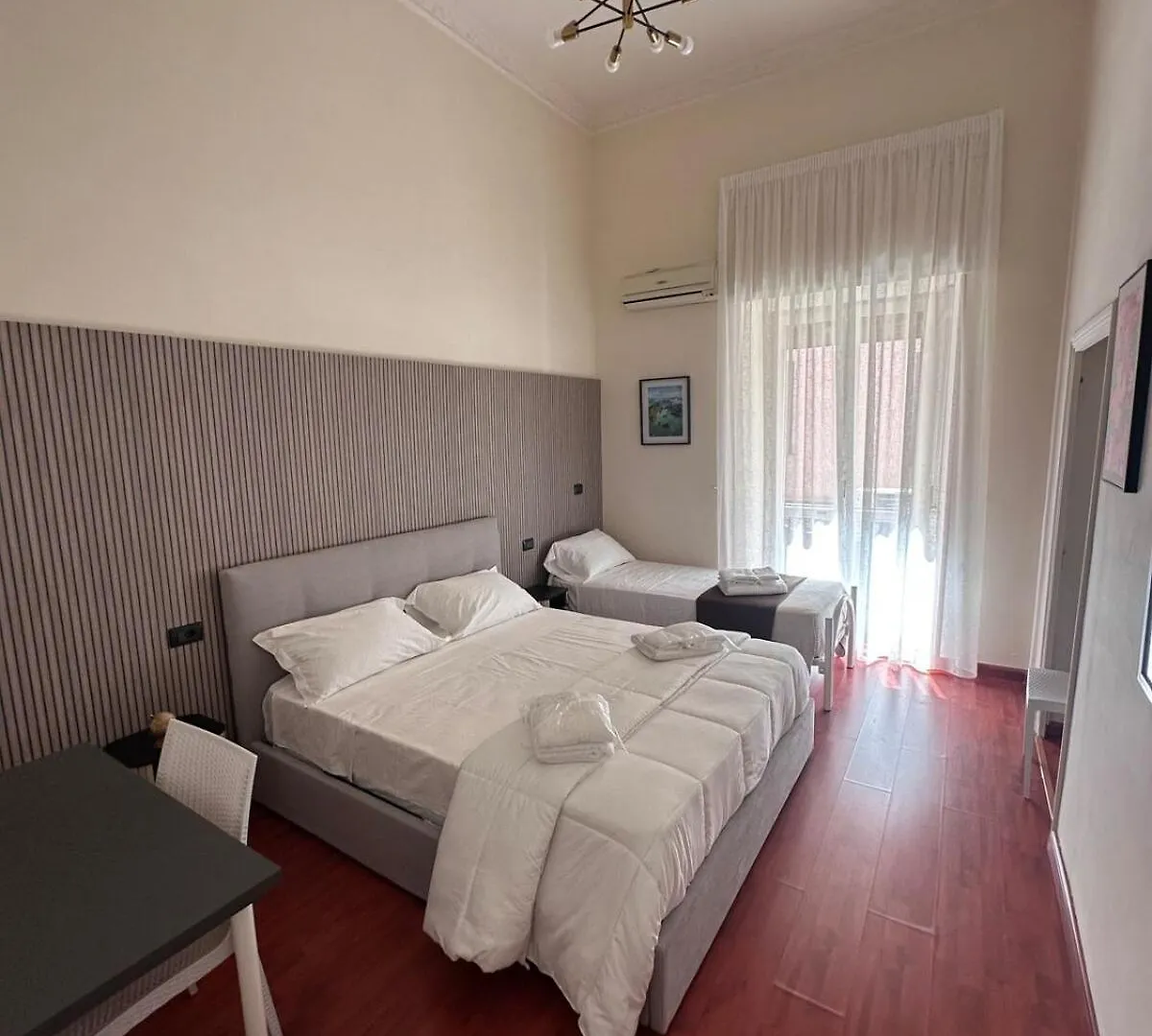 Easy Station Napoli Apartment Italy