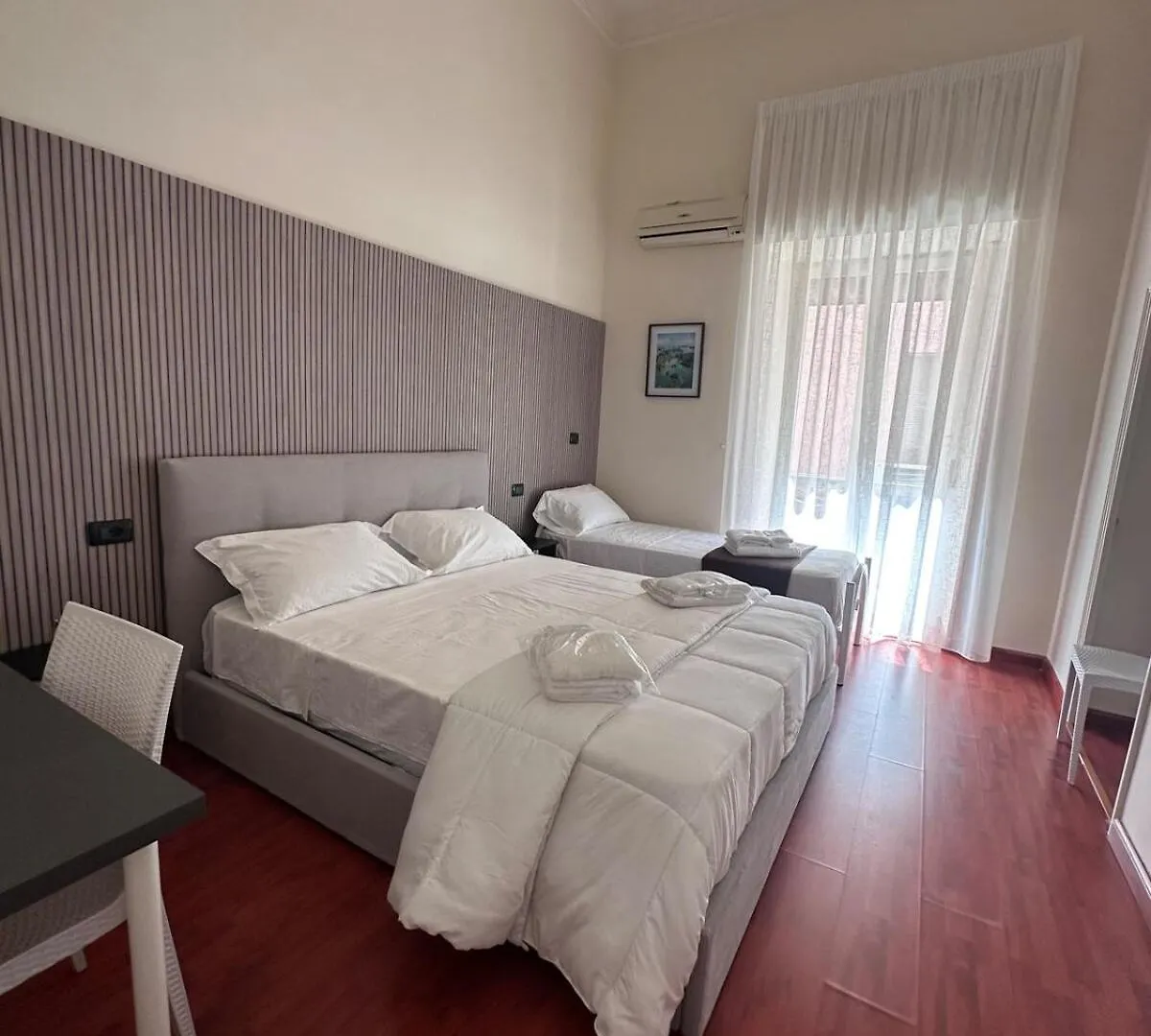 Easy Station Napoli Apartment Naples