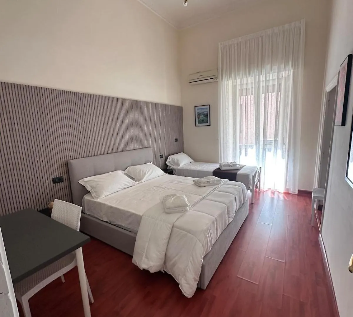Easy Station Napoli Apartment Italy