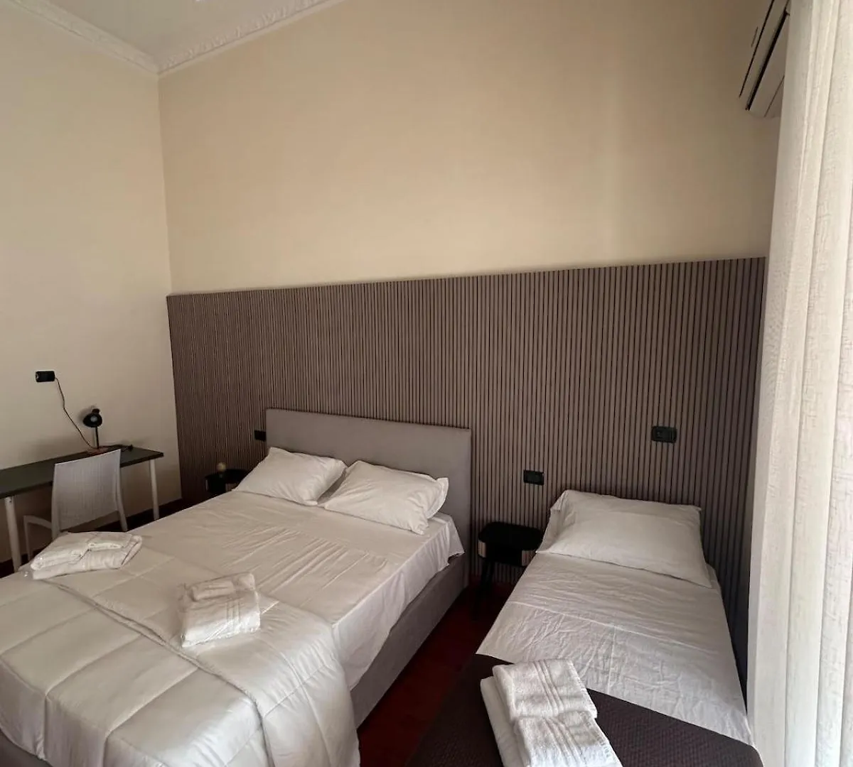 Easy Station Napoli Apartment Italy
