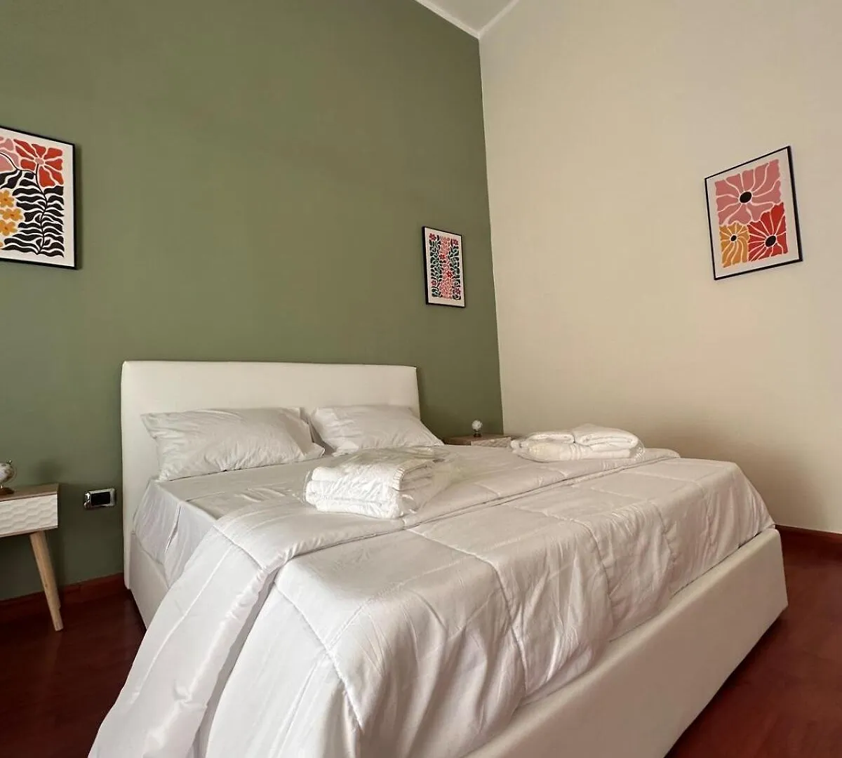 Easy Station Napoli Apartment  Naples